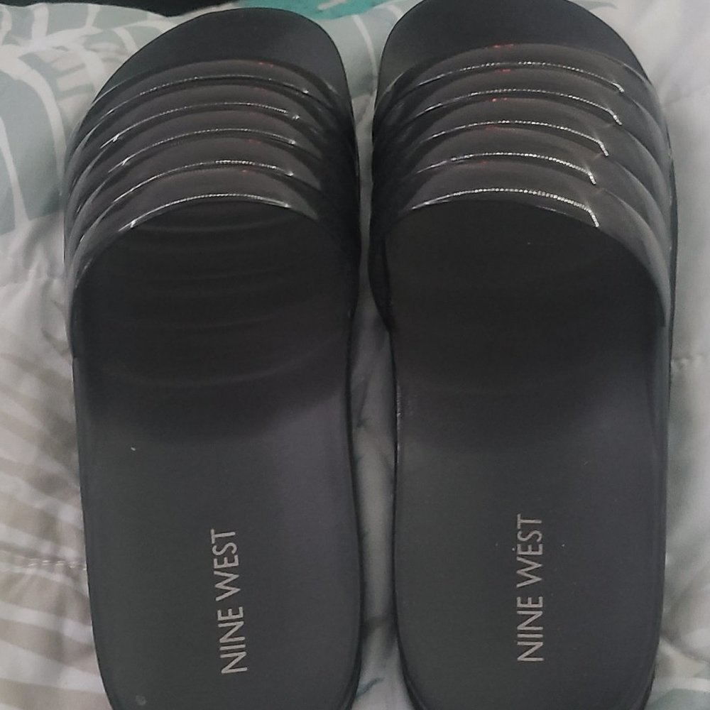 Black sandles